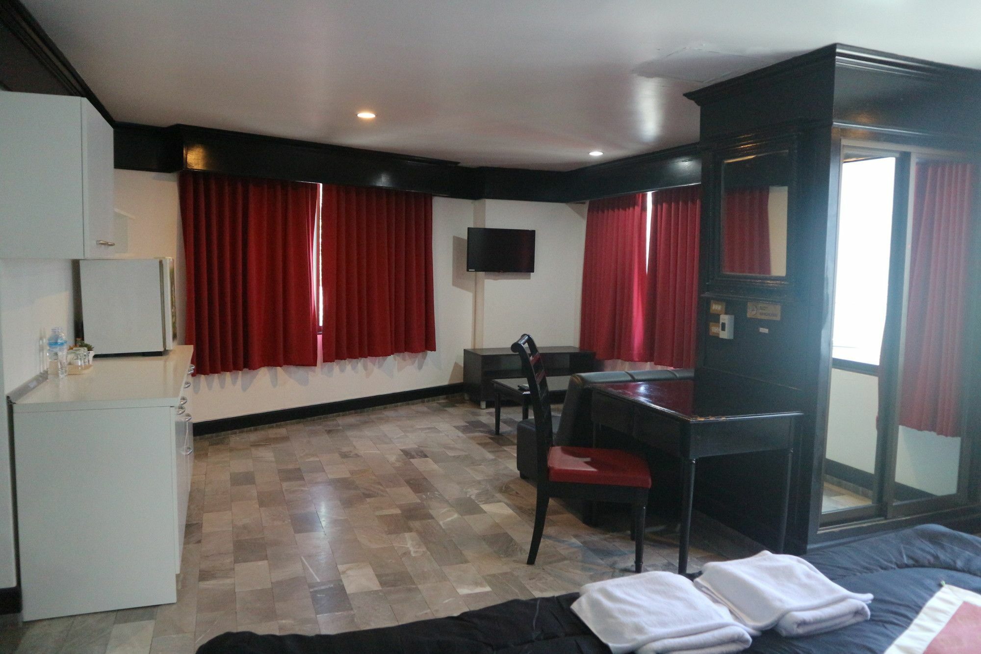 Patong Holiday Dream Hotel Екстериор снимка