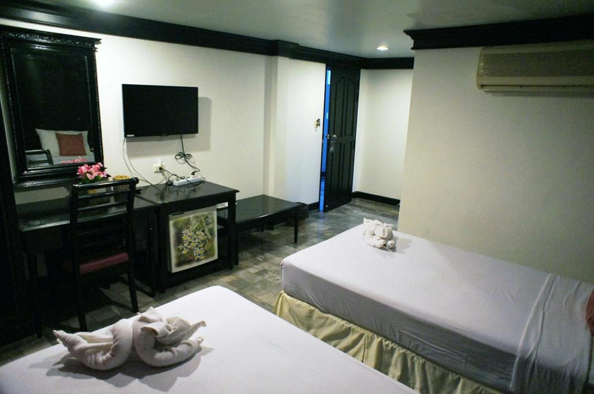Patong Holiday Dream Hotel Екстериор снимка