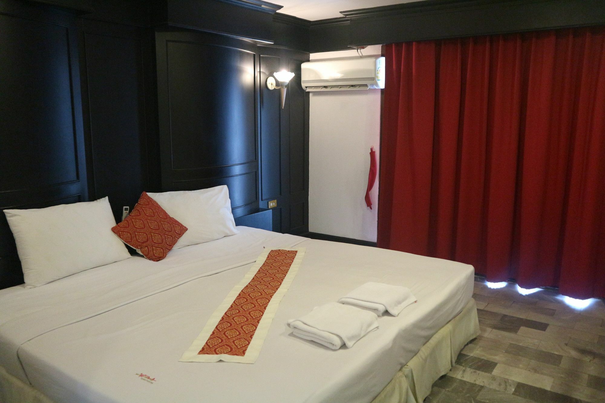 Patong Holiday Dream Hotel Екстериор снимка